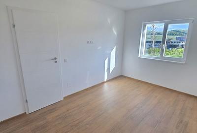 Apartament cu 3 camere decomandat în Baciu - 17
