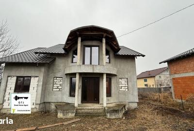 Casă cu 6 camere cu Teren 770 Mp în Câmpineanca - 1