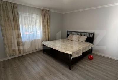 Casă cu 8 camere cu Teren 1000 Mp în Moșnița Nouă