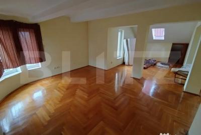 Casă cu 4 camere cu Teren 1500 Mp în Malu Mare - 8