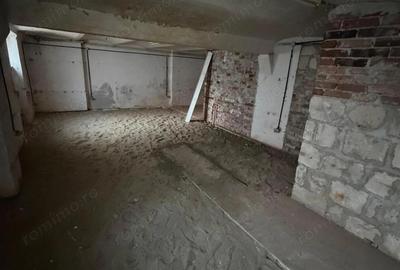 Spațiu comercial, de 93 mp, în Central