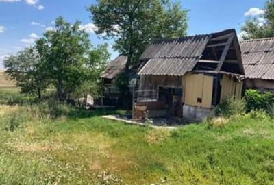 Casă cu 2 camere cu Teren 5800 Mp în Central - 2