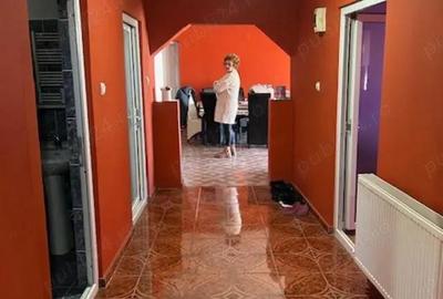 Vindem Casa cu 4 camere in Husasau de Tinca - 9