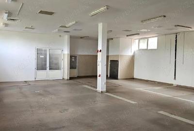 Spațiu comercial, de 1,000 mp, în Central