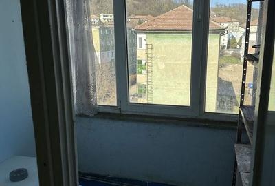 Apartament cu 3 camere decomandat în Central - 3