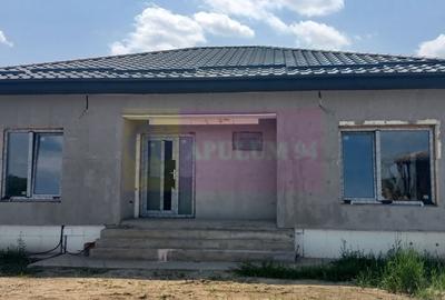 Casă nouă parter, 4 camere, curte 400mp, Săbăreni - 2