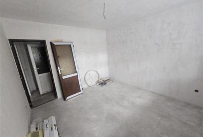 Apartament cu 2 camere semidecomandat în Micro I - 14