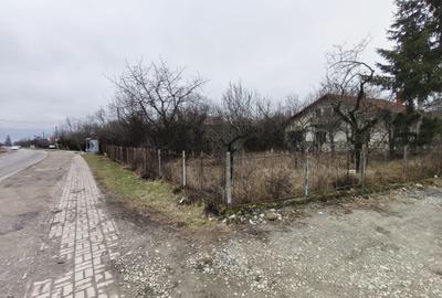 Casă cu 4 camere cu Canalizare în Dumbrăvești - 1