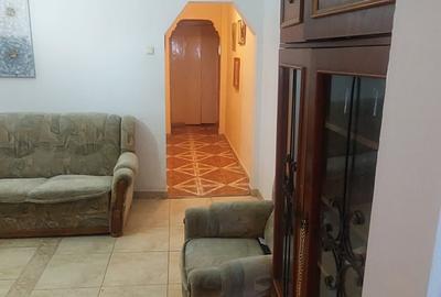 Apartament cu 3 camere semidecomandat, mobilat în Central - 3