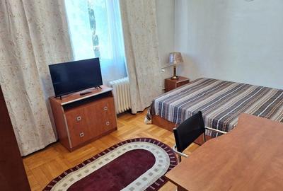 Apartament cu 3 camere semidecomandat în Central - 5