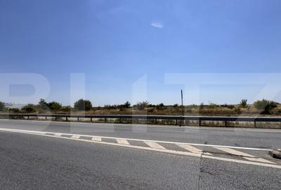 Teren de 44421 mp, în Central - 4