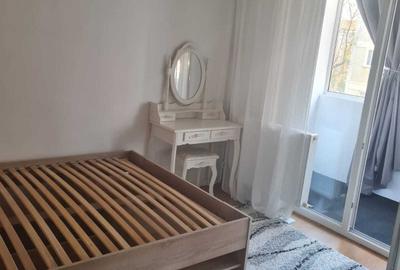 Apartament cu 3 camere decomandat în Decebal