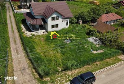 Casă cu 4 camere cu Teren 300 Mp în Central - 4