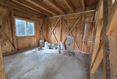 Casă cu 4 camere cu Teren 460 Mp în Brebu - 1