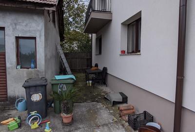Casă cu etaj de vânzare, 5 camere, 2 băi, Dâmbu Rotund zona strada Livezeni - 28