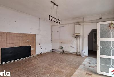 Casă cu 2 camere cu Teren 435 Mp în Titulescu