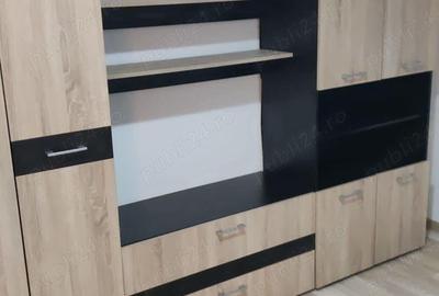 Garsonieră în Titan - 2