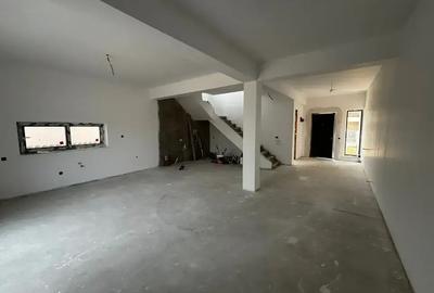 Casă cu 5 camere cu Teren 250 Mp în Mânăstirea - 5