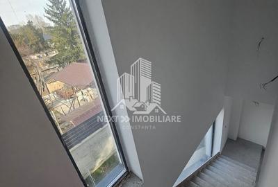 Casă cu 4 camere cu Teren 202 Mp în Palazu Mare - 2