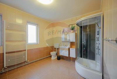 Casă cu 6 camere cu Canalizare în Episcopia Bihorului - 5