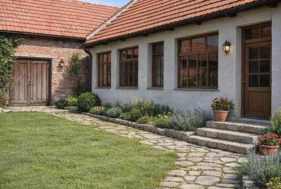 Casă cu Teren 1150 Mp în Central - 3
