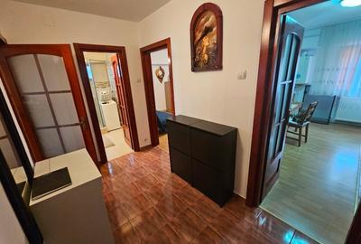 Apartament 2 camere 67 mp, etaj intermediar zona Calea Romanului