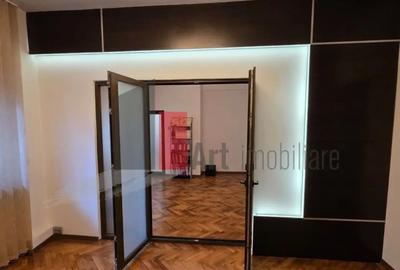 Apartament cu 3 camere semidecomandat, mobilat în Parcul Carol - 2