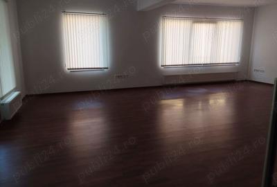 Spațiu comercial, de 200 mp, în Central - 8