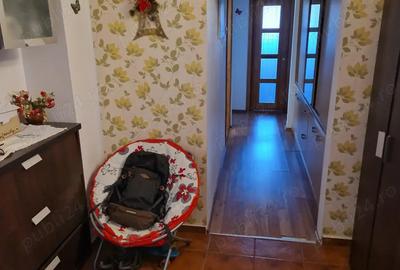 Apartament Obcini, 65 metri patra?i, 3 camere, decomandat, zona Lidl Obcini