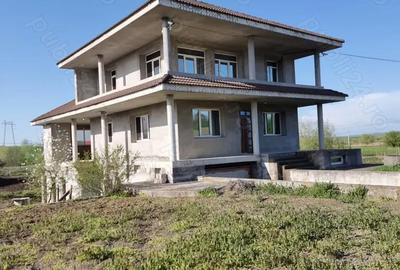 Casă cu 5 camere în Șeulia de Mureș - 2