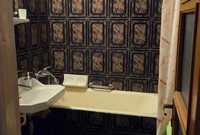 Pod Butelii,3 camere,70 mp,etaj 2/4,balcon mare. Pod Butelii,3 camere,70 mp,etaj 2/4,balcon mare. - 2