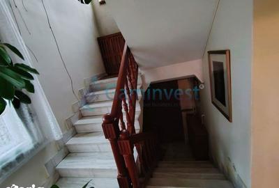 Casă cu 5 camere cu Canalizare în Central - 6