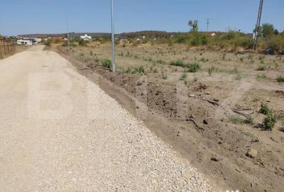Teren de 807 mp, în Plaiul Vulcanești - 3