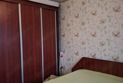 Apartament 3 camere decomandate zona Poarta 6 - 7
