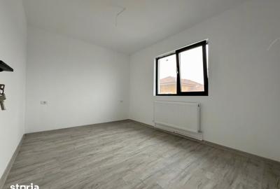 Casă cu 4 camere cu Teren 300 Mp în Lumina - 2