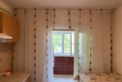 Apartament cu 2 camere decomandat, mobilat în Nicolina