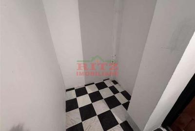 Apartament cu 3 camere semidecomandat în Central - 2