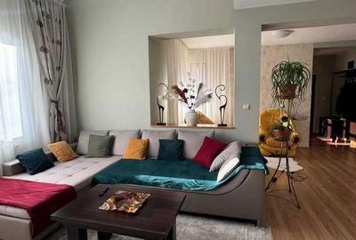 Casă cu 4 camere în Central - 1