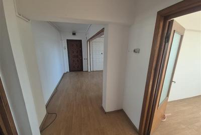 Apartament cu 2 camere decomandat în Călărași - 3