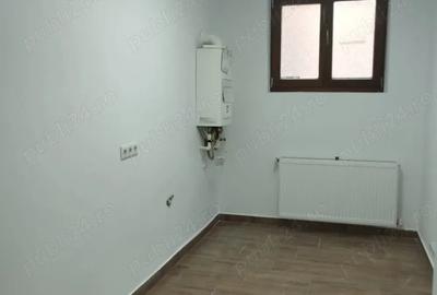 Spațiu comercial, de 50 mp, în Central - 3