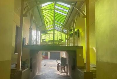 Vand casa situata central , str.L.Rebreanu , langa parcul din strand - 2