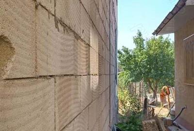 Casă cu 4 camere în Peretu - 2