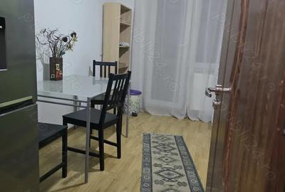 Inchiriez apartament cu 3 canere - 3