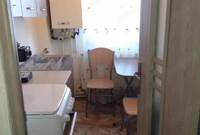 Garsonieră în Girocului