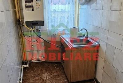 Apartament cu 3 camere decomandat în Central - 8