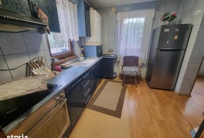 Casă cu 5 camere cu Teren 1790 Mp în Est