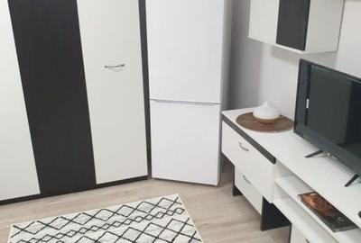 Garsonieră semidecomandată în Apărătorii Patriei
