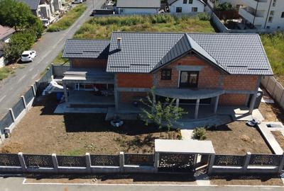 Casă individuală cu 6 camere cu Canalizare în Valu lui Traian