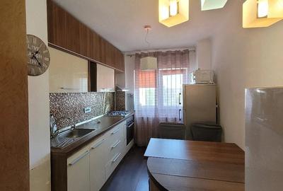 Apartament cu 2 camere semidecomandat în Apărătorii Patriei