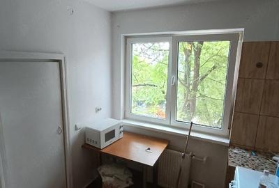 Apartament cu 3 camere semidecomandat în Crângași - 4